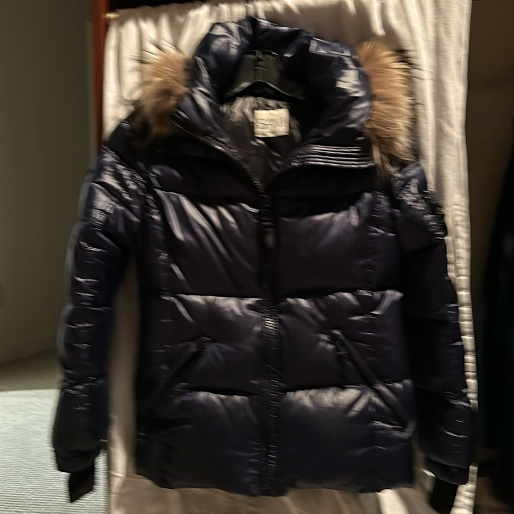 Sam puffer coat with fur hood. Navy Blue. Shiny